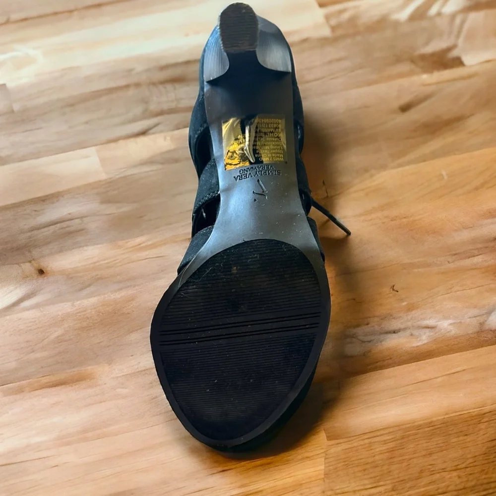 Simply Vera Wing Lace-Up Sviman Black Suede Heels. Like New. - Picture 4 of 4